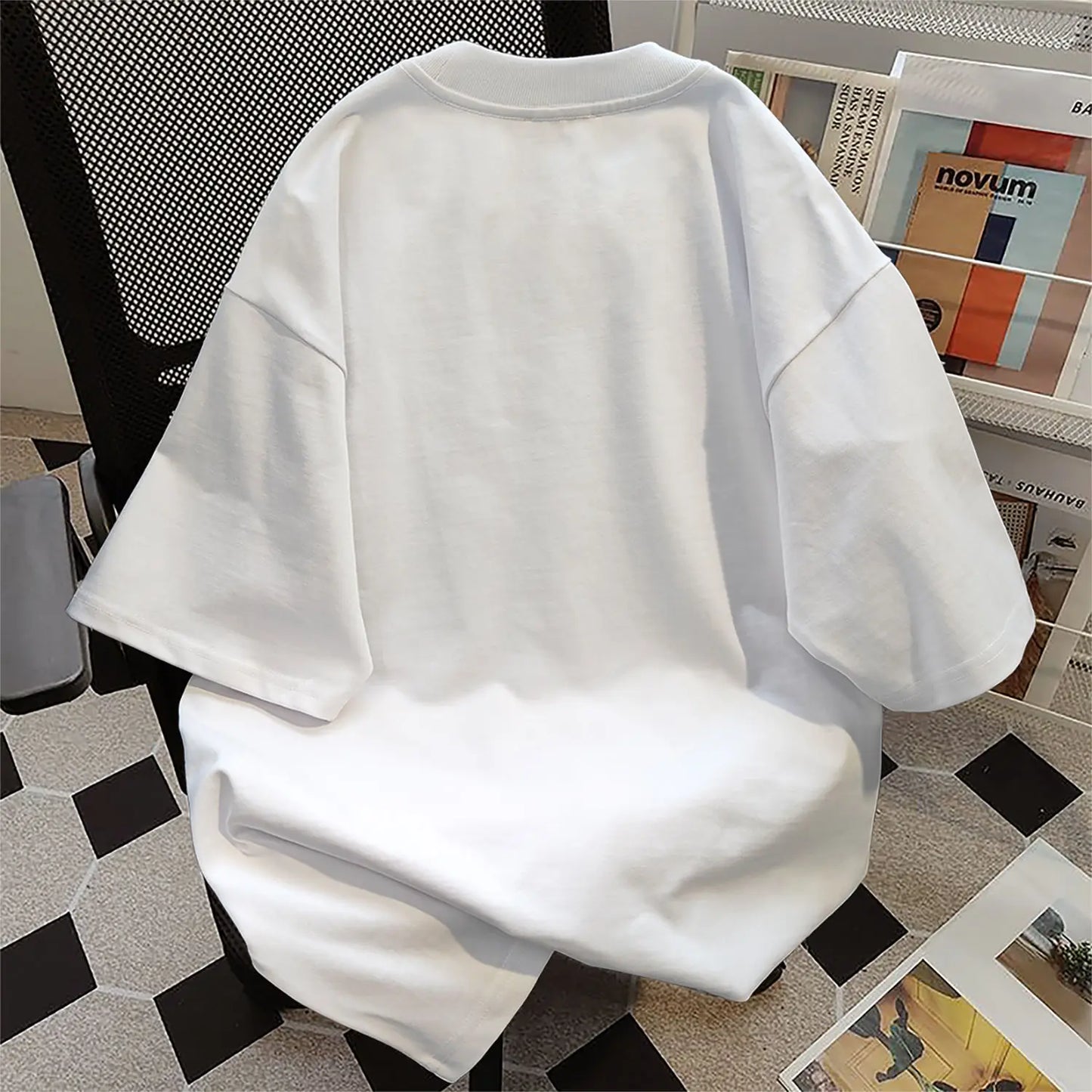 T-shirt high street